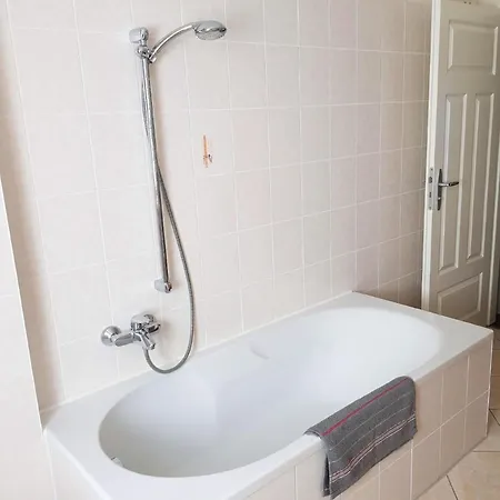 Apartman Fuer 2 Personen Ca 46 M In Dresden, Sachsen Saechsisches Elbland
